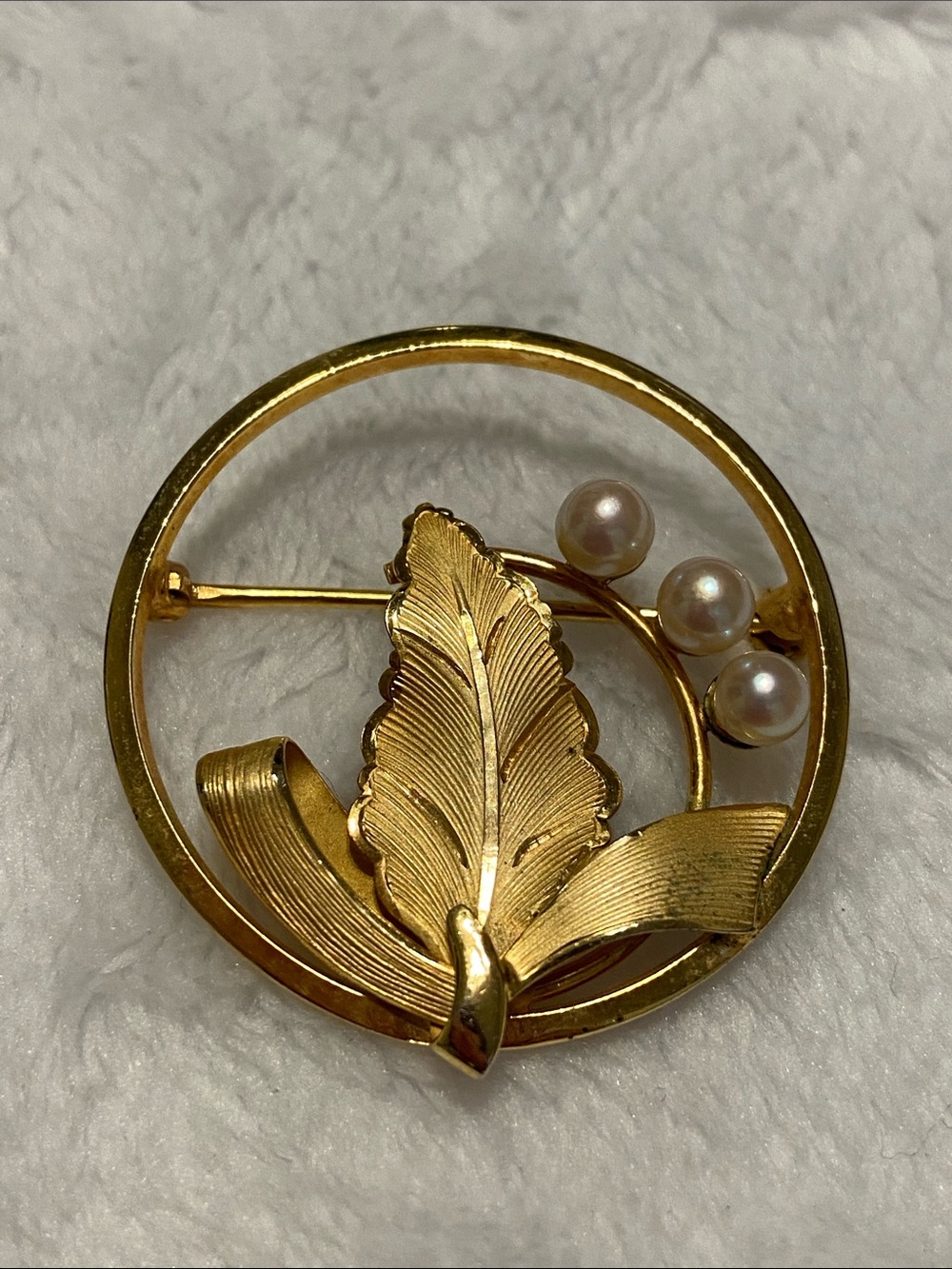 Vintage Gold filled Pearl Leaf Circle Brooch - Elegant Women’s Jewelry